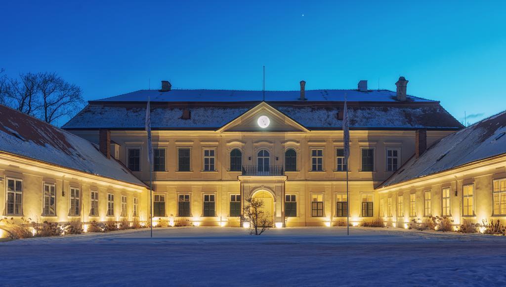 Zamek Dukovany Exterior photo